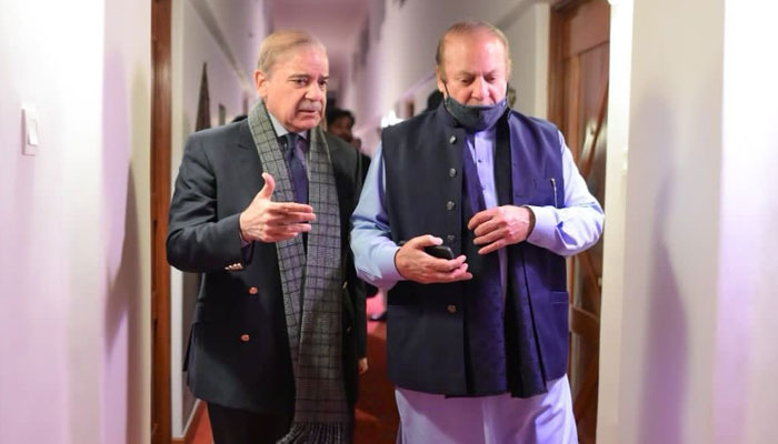 PML-N President Shehbaz Sharif (left) and supremo Nawaz Sharif. — X/pmln_org