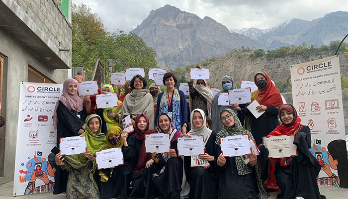 Sadaffe Abid and her team pose with digital literacy programme trainees in Gilgit Baltistan. — Circle