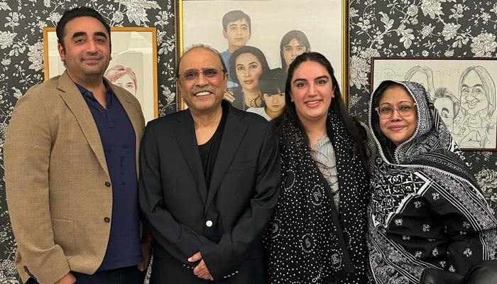 Left to right: PPP Chairman Bilawal Bhutto Zardari poses for a photo with father Asif Ali Zardari, sister Bakhtawar Bhutto Zardari and aunt Faryal Talpur. — Instagram/aseefabz