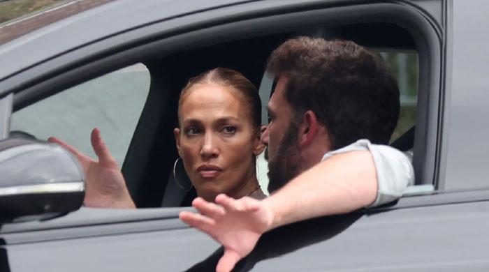Ben Affleck' resents' to be driver of Jennifer Lopez