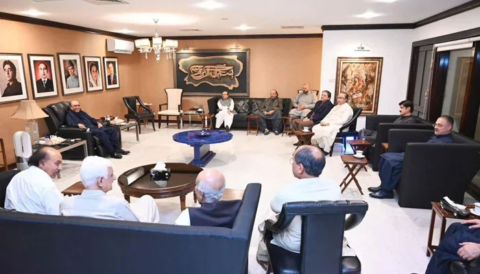 Senior leaders of PPP while meeting with the PPPP President Asif Ali Zardari on October 27, 2023. — Facebook/Pakistan Peoples Party. — PPP