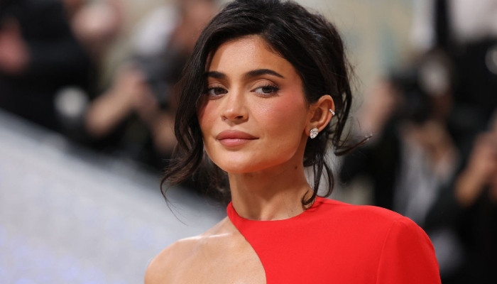 Kylie Jenner reveals how she keeps family together with Jennifer Lawrence