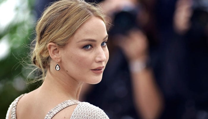 Internet spots Jennifer Lawrence look-alike amid surgery rumours
