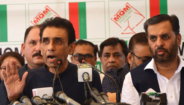 Muttahida Qaumi Movement-Pakistan (MQM-P) convener Khalid Maqbool Siddiqui addressing a press conference at Pakistan house in Karachi on September 16, 2023. — INP