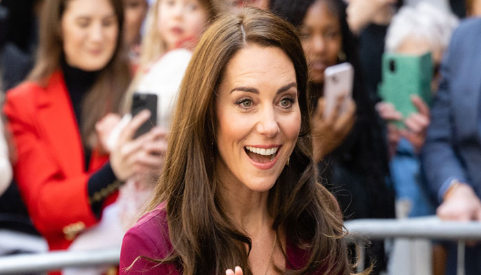 Kate Middleton makes subconscious gesture of Princess Diana in key moment