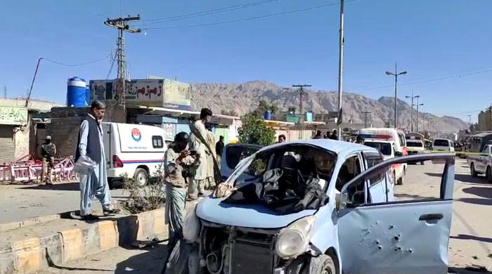 Police officer martyred, two injured in Khuzdar blast Police officer martyred, two injured in Khuzdar blast