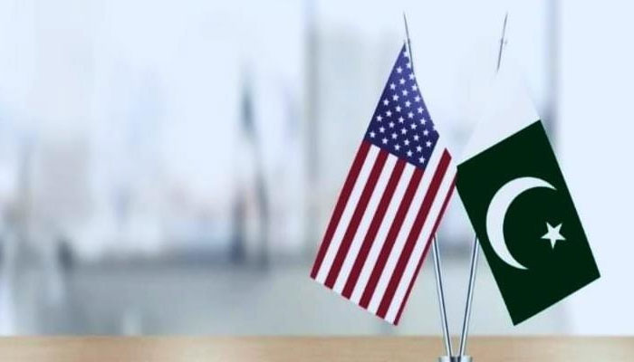 An image of the US and Pakistan flag. — Anadolu Agency