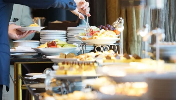 Hotel buffet hacking: These strategies will help you make the most of it.—The Sun