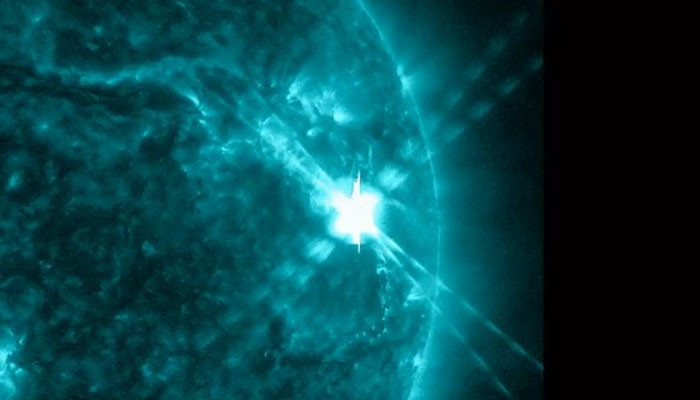 Largest solar flare since 2017 disrupts radio communications with airplanes