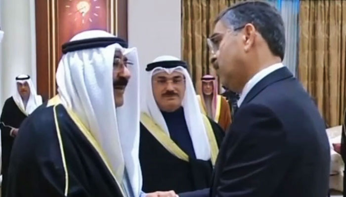 Caretaker Prime Minister Anwaar-ul-Haq Kakar meets new Kuwait Emir Sheikh Meshal Al-Ahmad Al-Jaber Al-Sabah on December 18, 2023. — Radio Pakistan