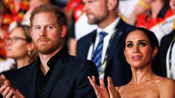 Prince Harry Meghan Markle Rubbish Christmas Card Is All About Me 