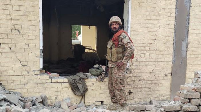 Terrorists including mastermind of deadly DI Khan suicide bombing arrested: CTD Terrorists including mastermind of deadly DI Khan suicide bombing arrested: CTD