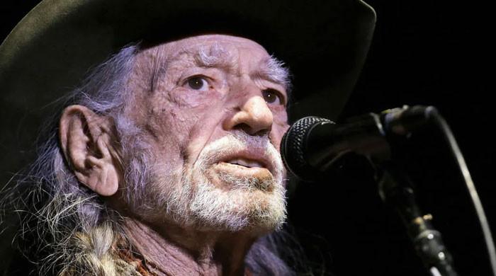 How did Willie Nelson's years-long affair get caught by wife? - Vimarsana News