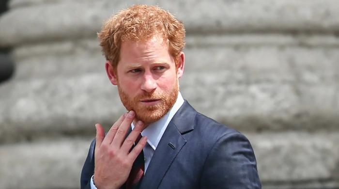 Prince Harry's thinking of making 'apologies' to the Royal Family - Vimarsana News