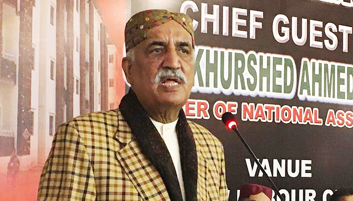 Senior PPP leader Khursheed Shah addresses a ceremony in Sukkur, on December 24, 2021. — PPI