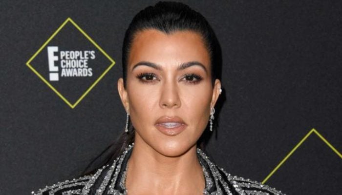 Kourtney Kardashian keeps distance from family on Christmas