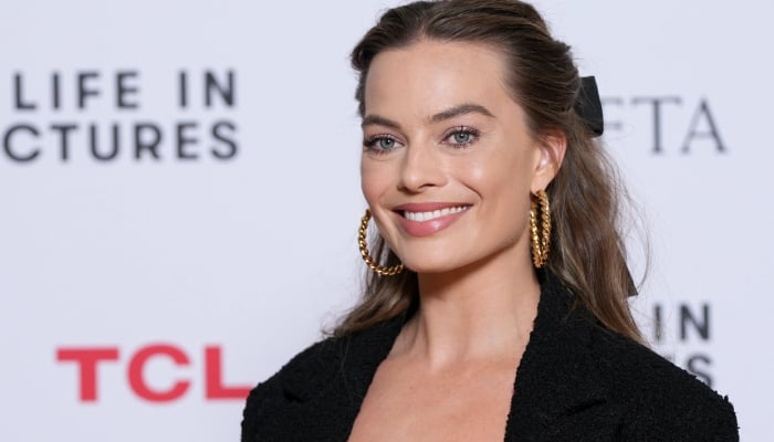 Photo Margot Robbie calls people who liked Barbenheimer ‘weird’