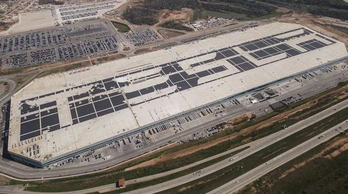 Tesla robot attacks engineer at Giga Texas factory raising safety concerns