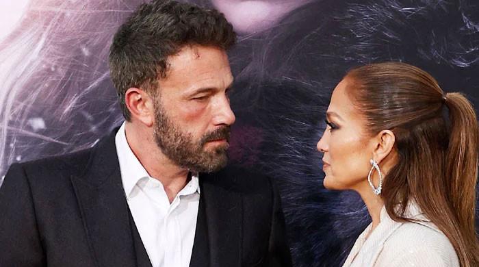 Jennifer Lopez, Ben Affleck exude signs of tension as they enter new year thumbnail