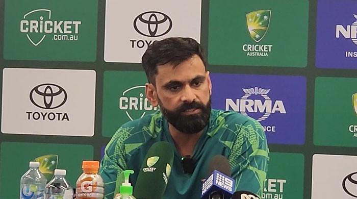 Babar Azam hard worker, but needs 'big innings': Mohammad Hafeez Babar Azam hard worker, but needs 'big innings': Mohammad Hafeez