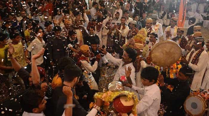 The (informal) wedding economy