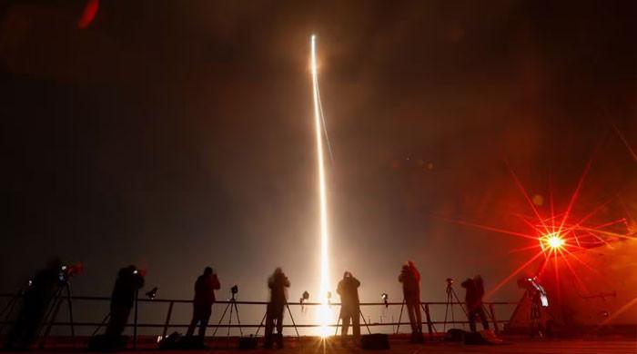 Moon lander faces 'technical glitch', threatening first US lunar landing in 50 years