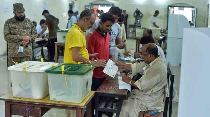 PML-N, IPP 'strike deal' on seat adjustment for Feb 8 polls PML-N, IPP 'strike deal' on seat adjustment for Feb 8 polls