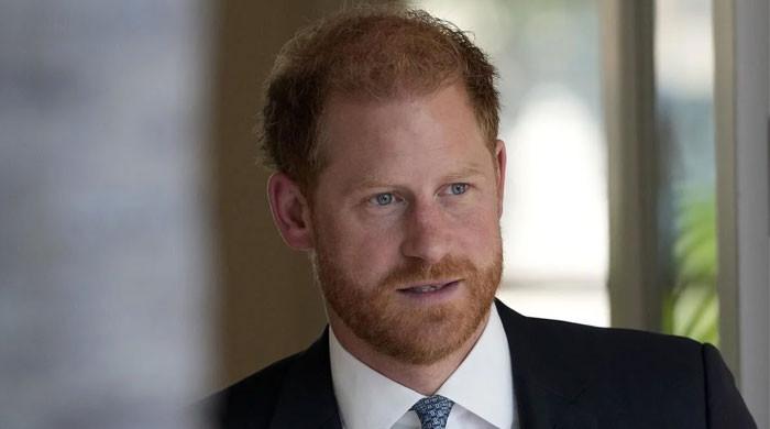 Głębokie odwrócenie losów księcia Harry'ego przyprawia o zawrót głowy nawet marynarzom