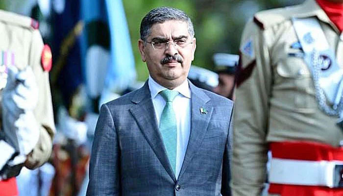 Caretaker Prime Minister Anwaar-ul-Haq Kakar being presented Guard of Honour at Prime Ministers House. — APP/File