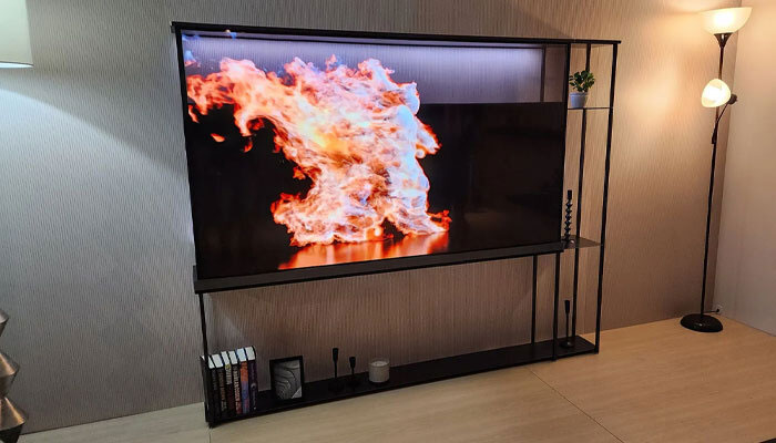 Signature OLED trasparent TV. — Ubergizmo/File