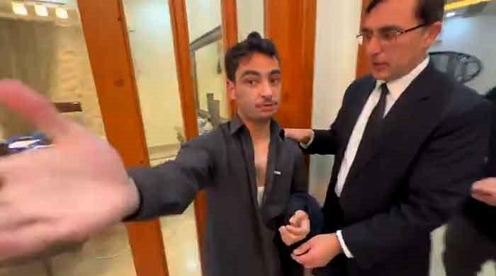 ‘Heads may roll’, warns CJP after PTI chief Gohar’s family ‘attacked’ in Islamabad ‘Heads may roll’, warns CJP after PTI chief Gohar’s family ‘attacked’ in Islamabad