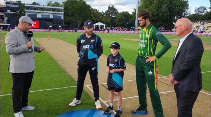 Pakistan elect to bowl after successful toss in opposition to Kiwis in second T20I
