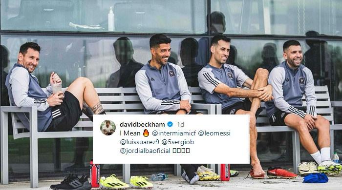 David Beckham shares iconic image of Barcelona squad reunion