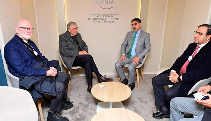 Co-chair of Bill and Melinda Gates Foundation, Bill Gates (Centre-left) calls on Caretaker PM Anwaar-ul-Haq Kakar (Centre-right) on WEF sidelines in Davos on January 17, 2024. — PID