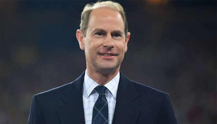 پرنس ایڈورڈ نے رائل برمنگھم کنزرویٹوائر کا دورہ کیا۔