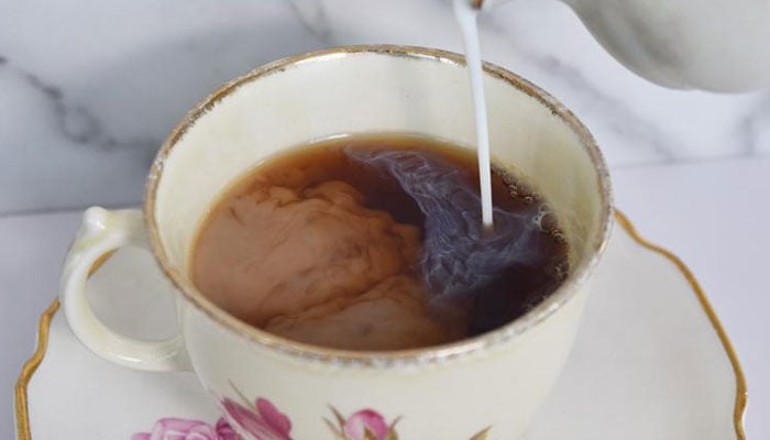 US Embassy rejects salt in tea as anglo-American brew debate simmers.—dairyfarmersofCanada