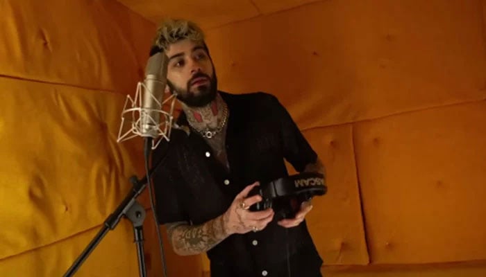 Former One Direction member and renowned singer Zayn Malik. — YouTube/@aurmusicband