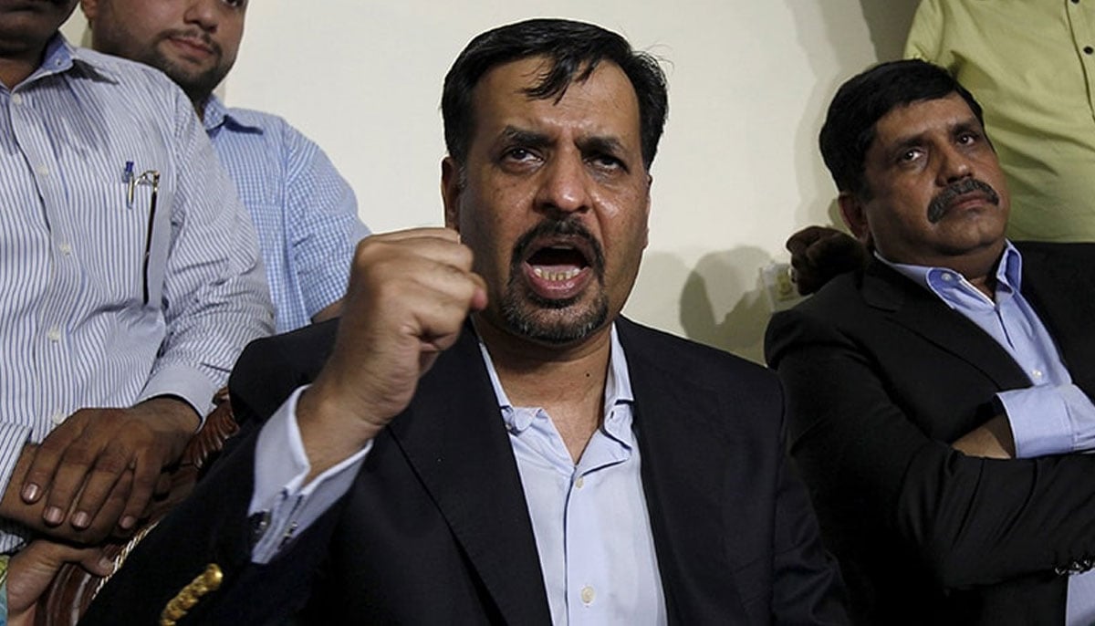 Senior leader Mustafa Kamal gestures during a news conference in Karachi on March 3, 2016. ─Reuters