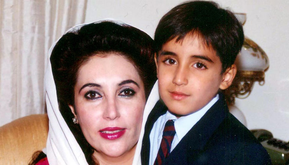 Bilawal Bhutto-Zardari and Benazir Bhutto pose for a photo. — PPP