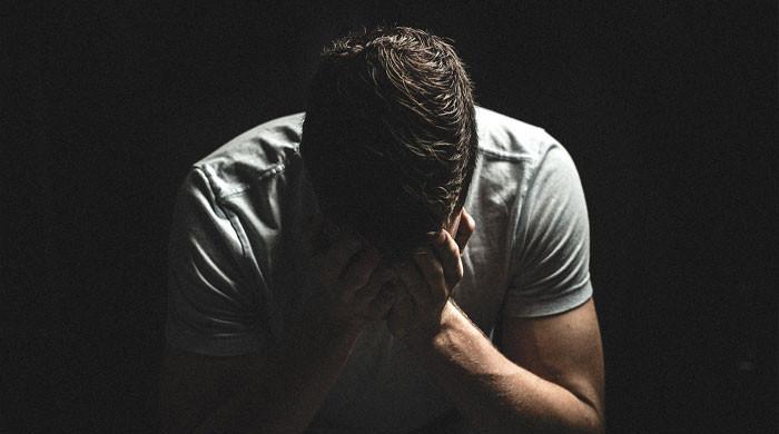 Understanding Depression: Overcoming, treatement, signs & symptoms