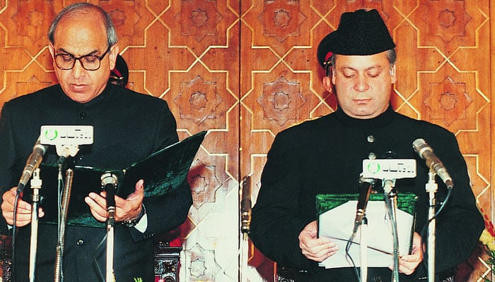 President Farooq Leghari administered oath to Nawaz Sharif as Pakistans Prime Minister for the second time in 1997.—Agencies