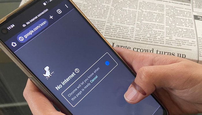 A mobile user is unable to access the internet in Karachi on February 8, 2024. — Geo.tv