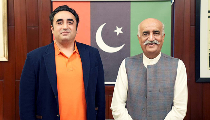 PPP Chairman Bilawal Bhutto Zardari (left) meets PPP senior leader Syed Khursheed Shah in Karachi on September 28, 2023. — PPI