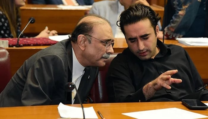 PPP Chairman Bilawal Bhutto-Zardari (right) and PPP Co-chairman Asif Ali Zardari. — Facebook/ppppbalochistan