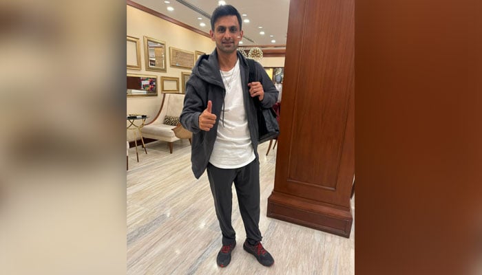 Shoaib Malik poses for a photograph. — Geo News