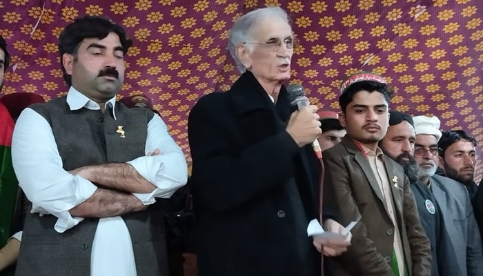 PTI-Parliamentarians Chief Pervez Khattak (centre) in this undated photo. — Facebook/@CMKPOfficial