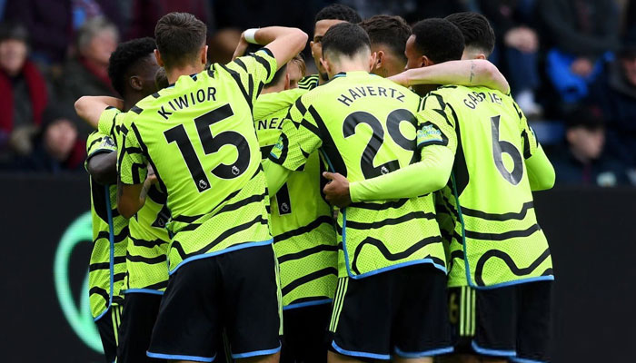 Arsenal players expressing joy over the resounding victory over Burnley. — x/centregoals
