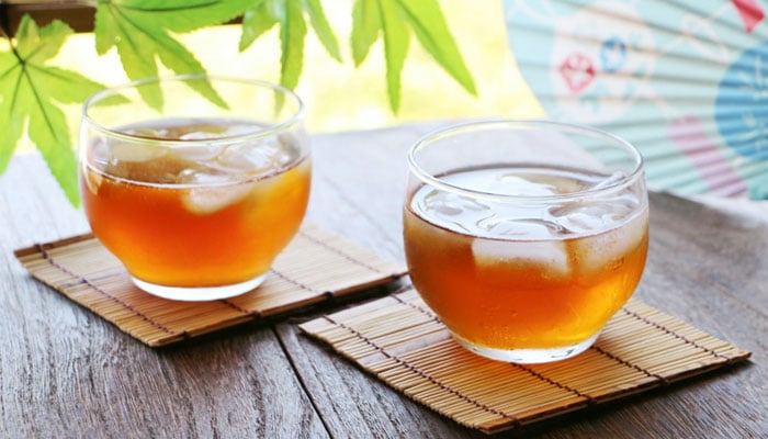 Le verre était rempli de thé d'orge glacé. — Blog de la boutique japonaise