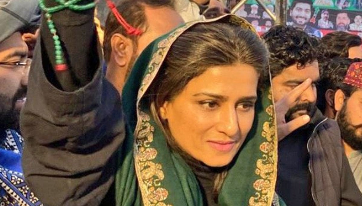 Hina Rabbani Khar photographed during an election campaign rally. — X/@HinaRKhar