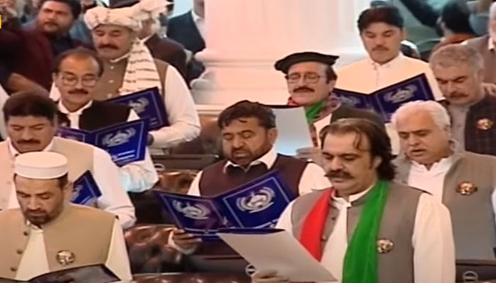Newly-elected members take oath in KP Assemblys inaugural session in Peshawar on February 28, 2024. — Youtube/ Geo News